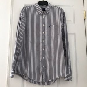 American Eagle classic fit button down